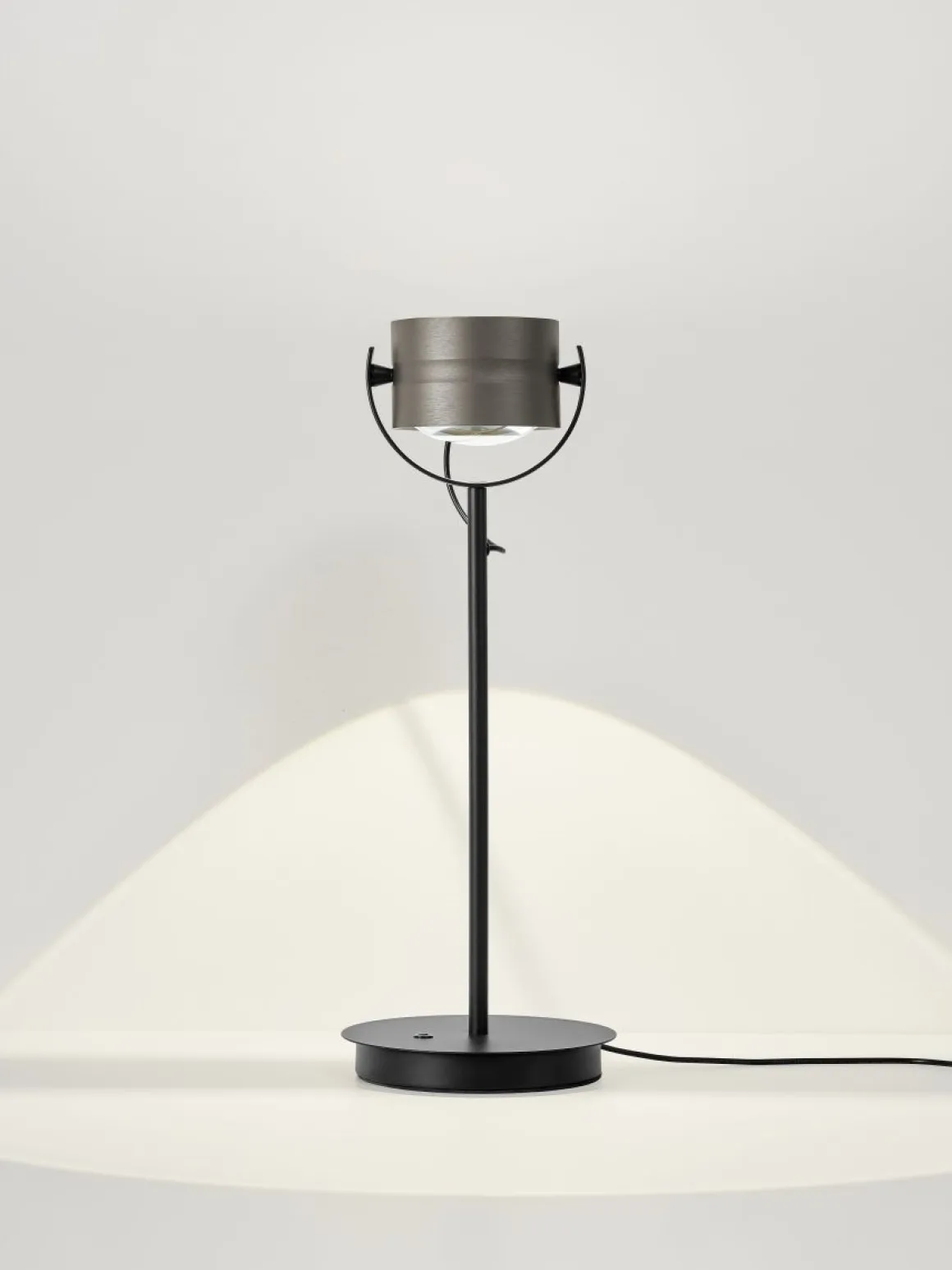 HELL LED Tischlampe Mika Bronze