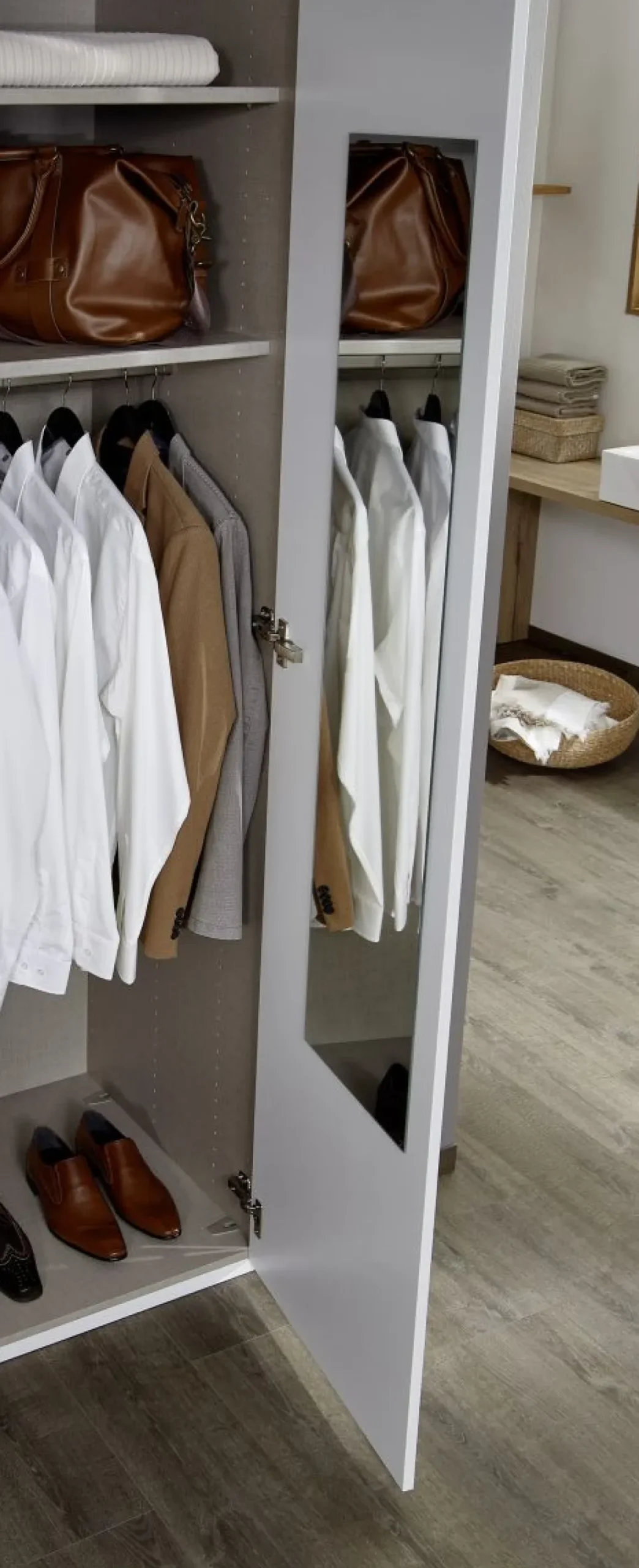 Rauch Drehtürenschrank Purisma