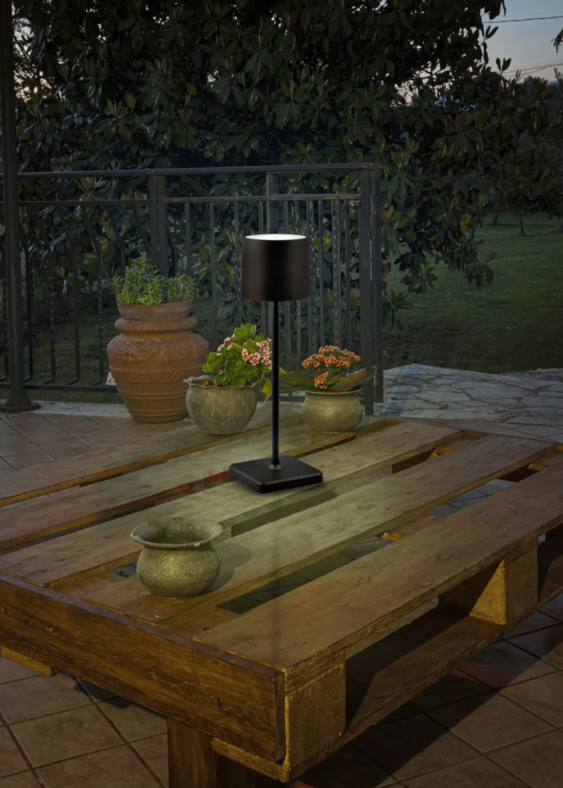 Reality Leuchten Akku Tischlampe Fernandez Schwarz
