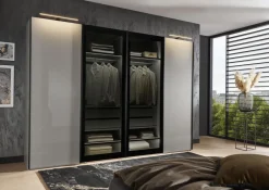 SchwebetĂŒrenschrank Dubai