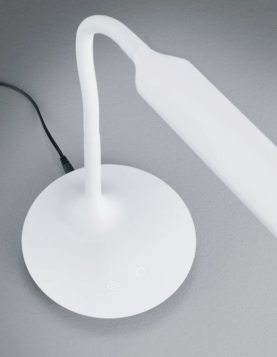 TRIO LED Tischleuchte Polo Weiß