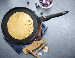 WMF CrĂȘpes Pfanne mit Holzbesteck Ă 27 cm